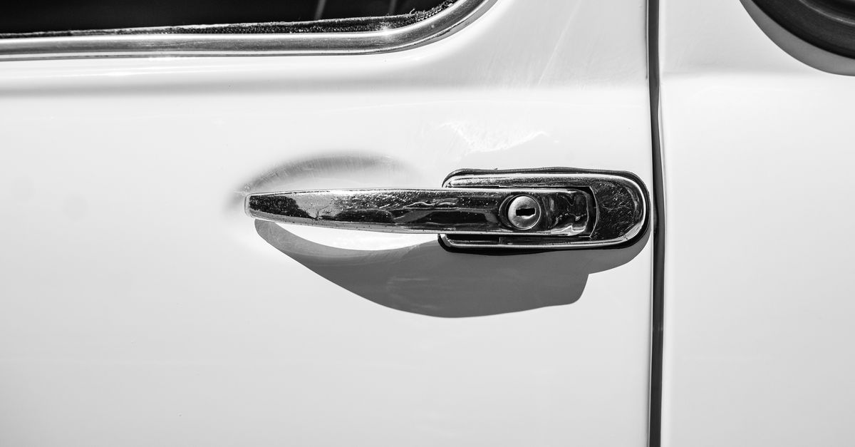 door handle lock hardware — Brampton Locksmith Expert